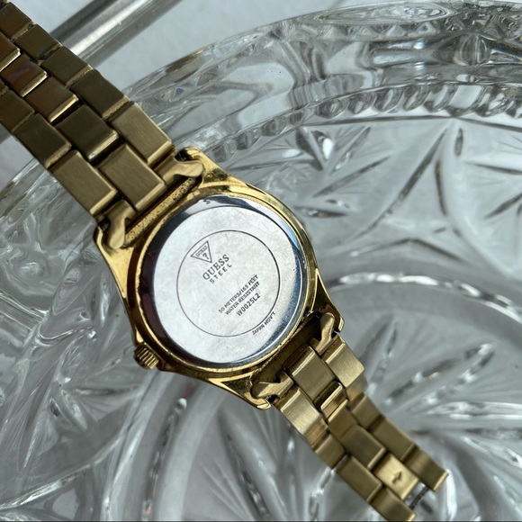 ‼️Sold in Bundle‼️Guess Mother of Pearl Watch - Picture 9 of 12